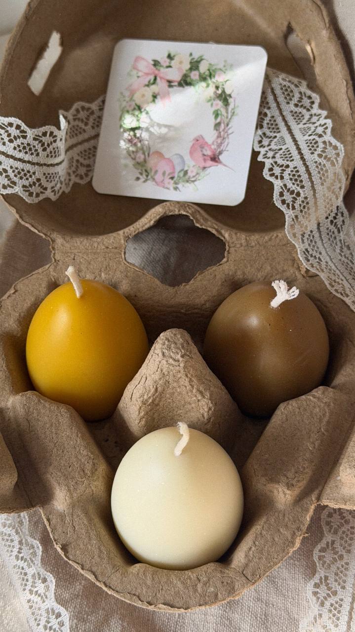 Easter egg beeswax